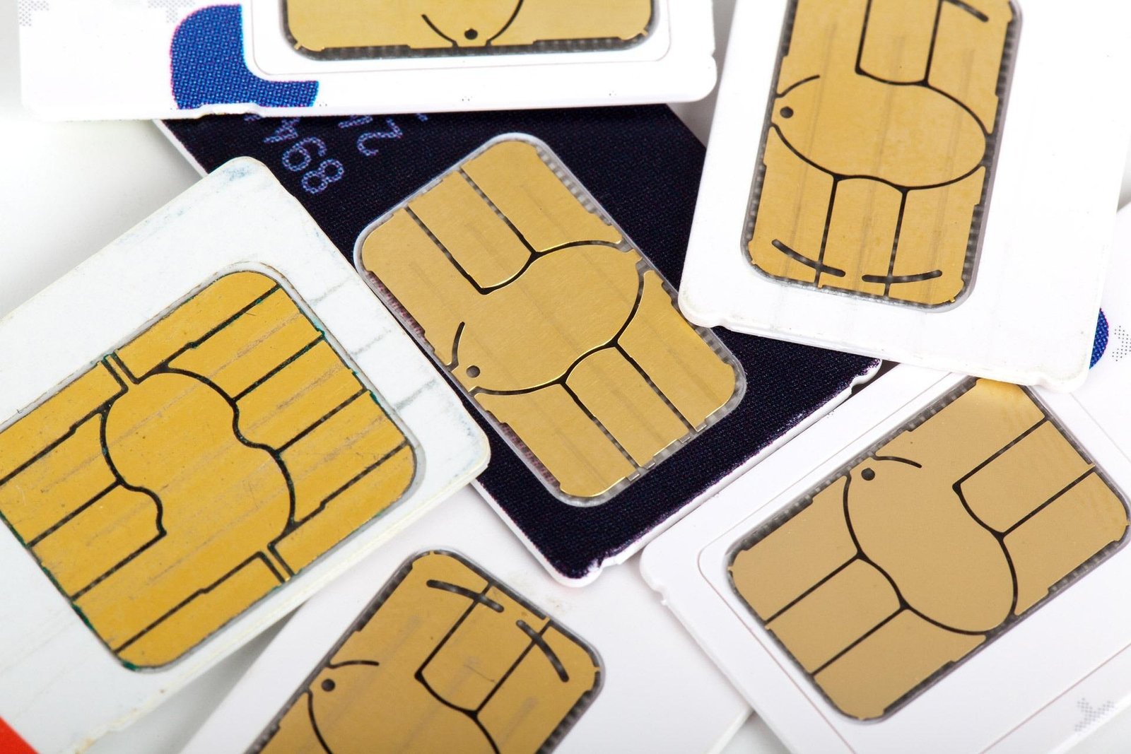 Internet & SIM Cards Guide for Digital Nomads