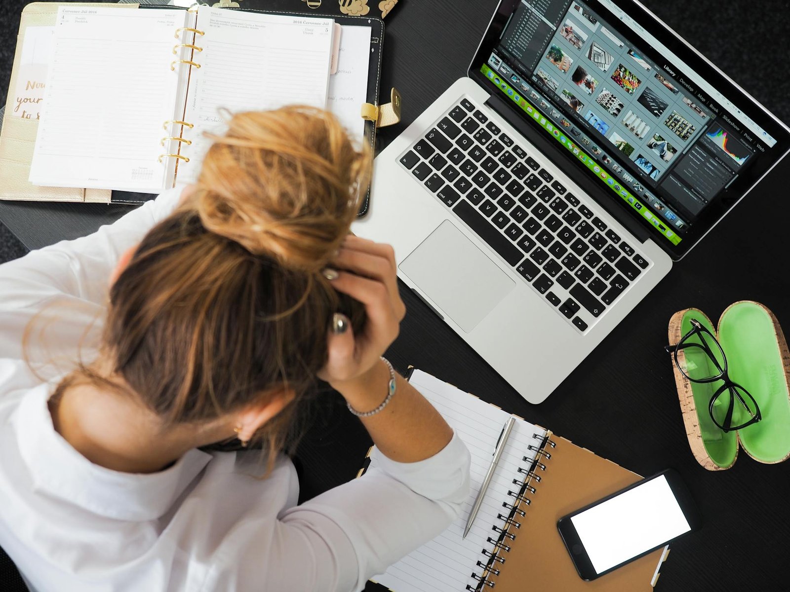 Digital nomad life pros and cons