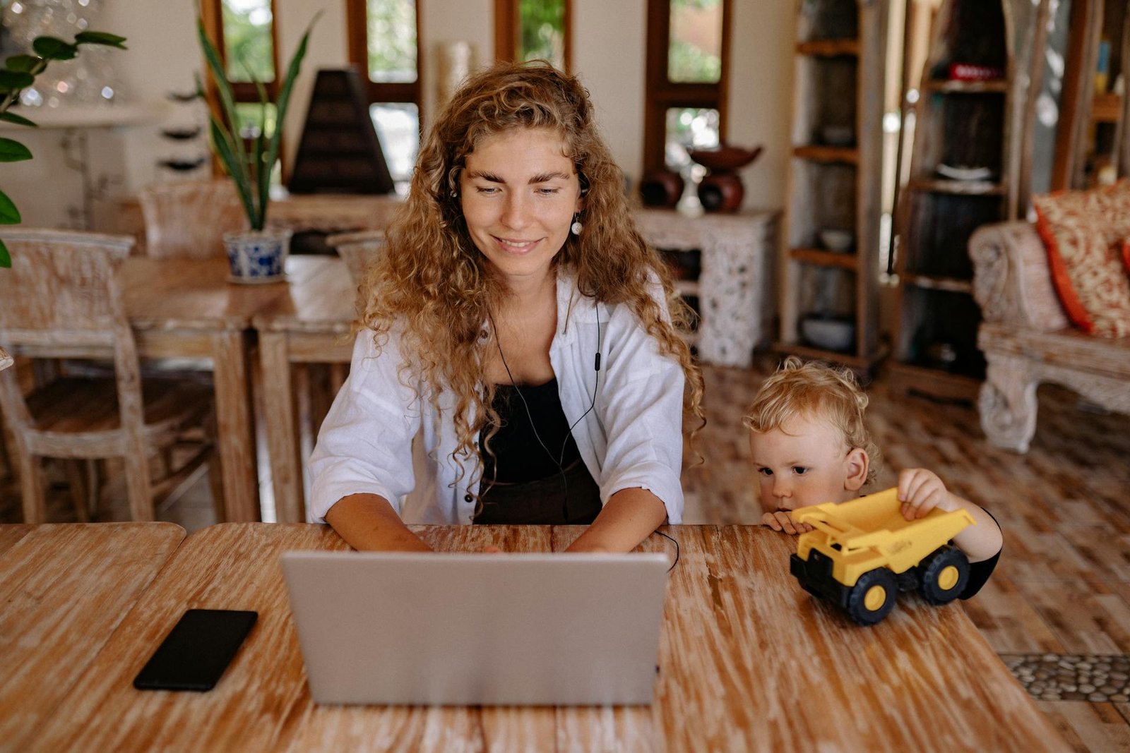 family digital nomads