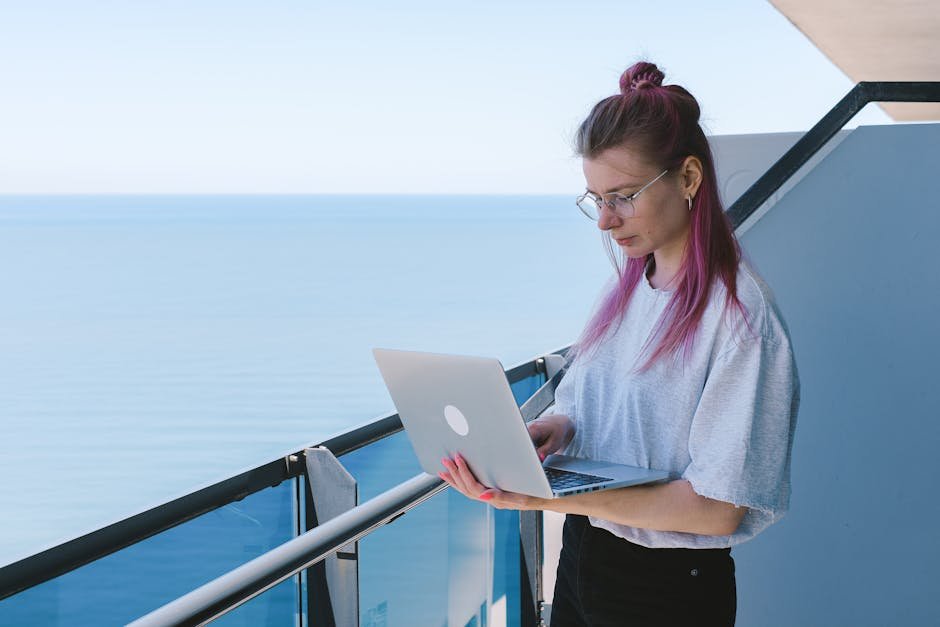 Digital Nomads: Navigating the Global Remote Work Lifestyle